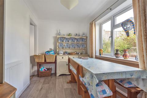 4 Broad Park, Launceston, PL15 8DS