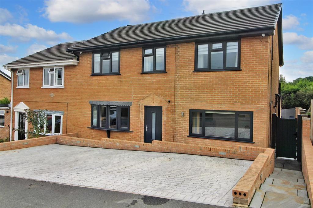 Ings Mill Avenue, Clayton West, Huddersfield, HD8 9QG 5 bed semi