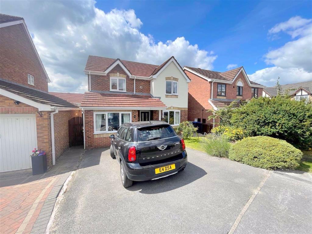 Mulberry Way, Leek 3 bed detached house £900 pcm (£208 pw)