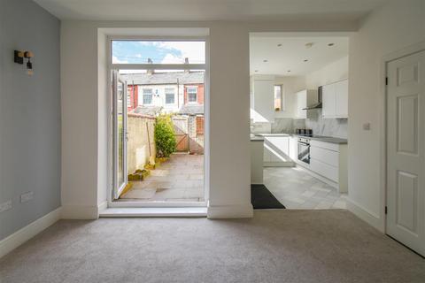 16 Adelaide Street, Clayton Le Moors, Accrington, BB5 5LU