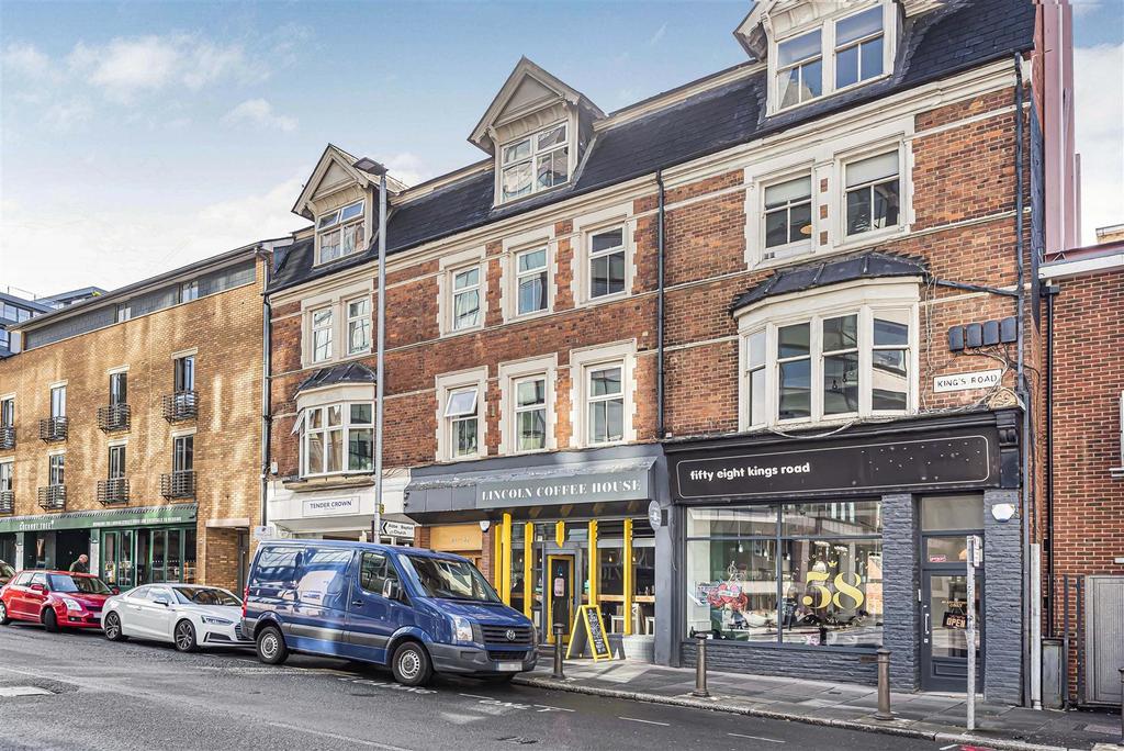 3 Sterling House, Kings Road, Reading 1 bed apartment £210,000
