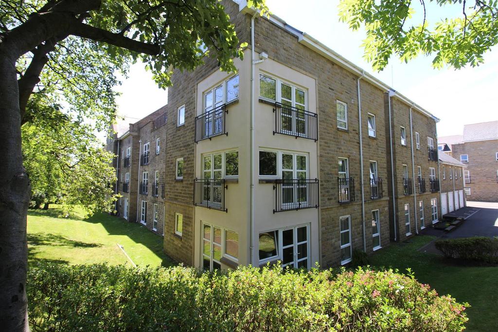 Regent Court, Savile Park 2 bed apartment for sale £125,000