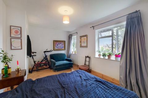 11 Hall Drive, London, W7 1AB