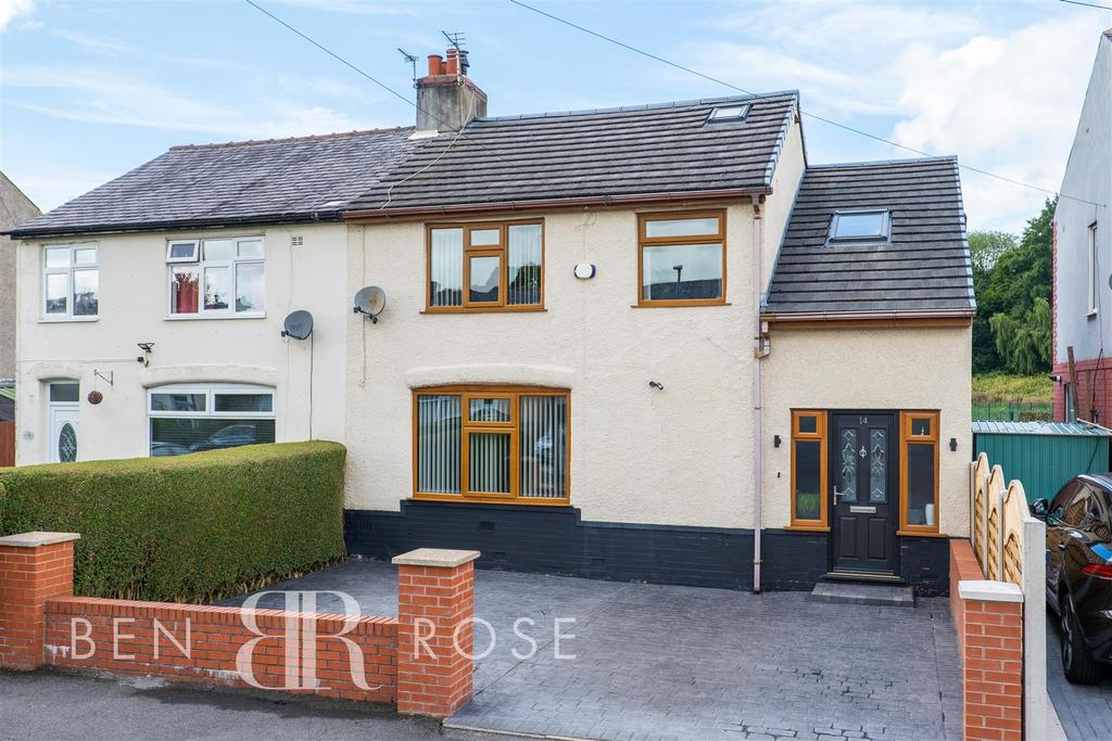 Malvern Avenue, Preston 4 bed semidetached house £295,000