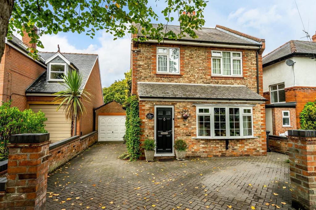 Askham Lane, York 4 bed detached house £595,000