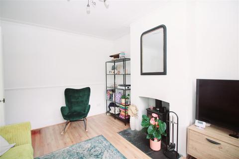 2 bedroom flat for sale - Chewton Road, London