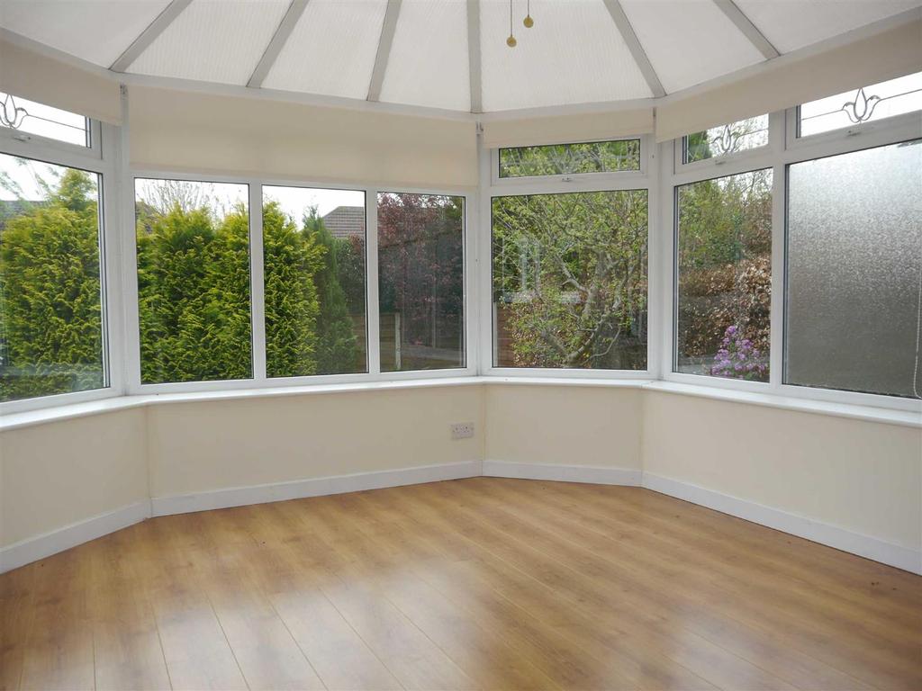 Broadwalk, WILMSLOW 3 bed detached house £1,800 pcm (£415 pw)