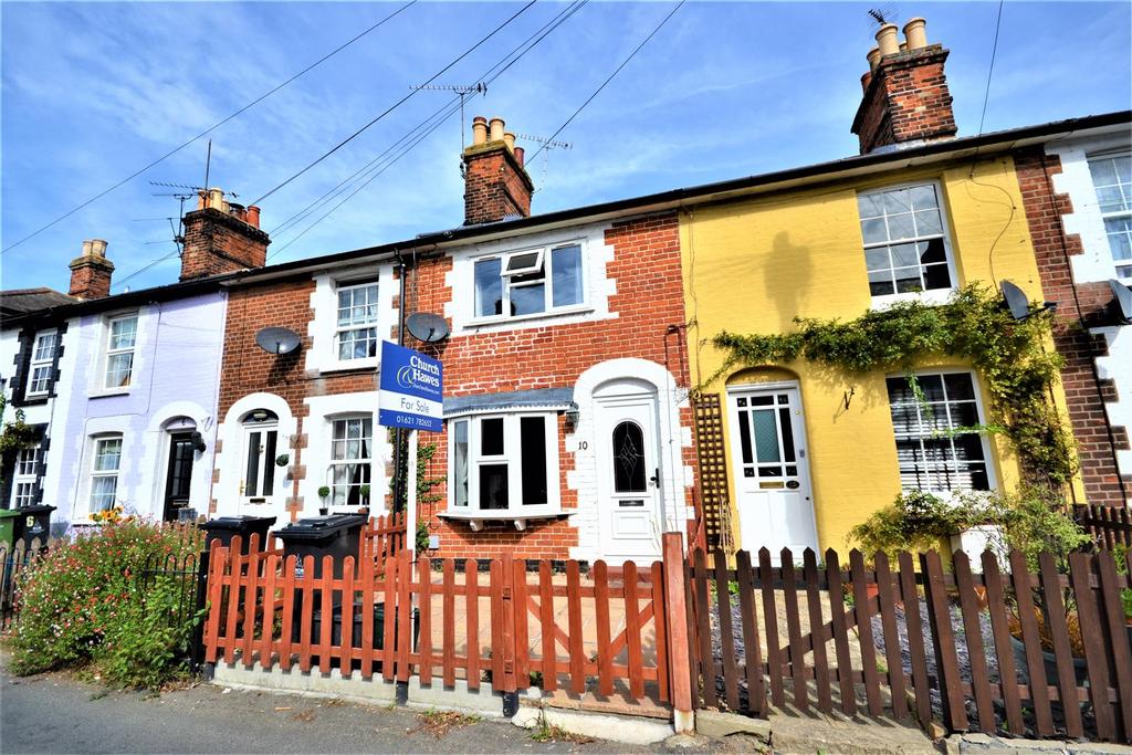 Crouch Road, BurnhamonCrouch 2 bed terraced house for sale £275,000