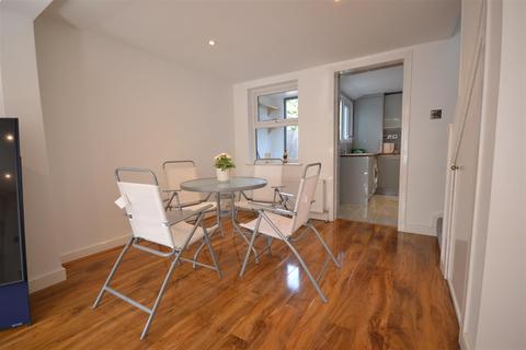 10 Crouch Road, Burnham-on-crouch, CM0 8DX