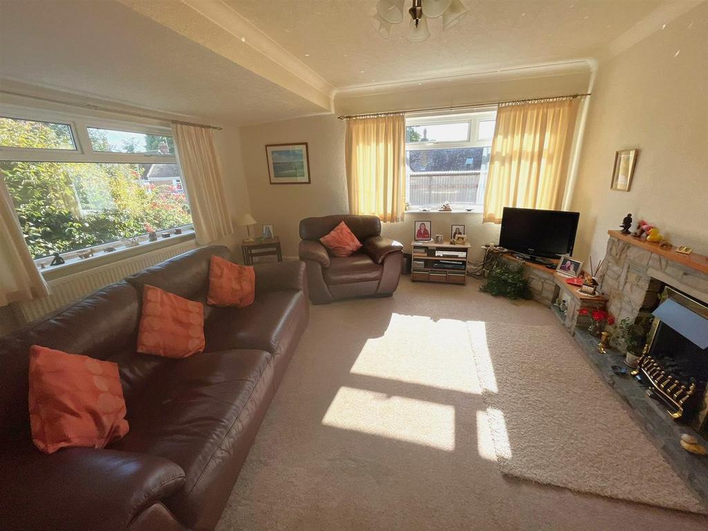 Ashcourt Drive, Hornsea 2 bed detached bungalow for sale £199,950