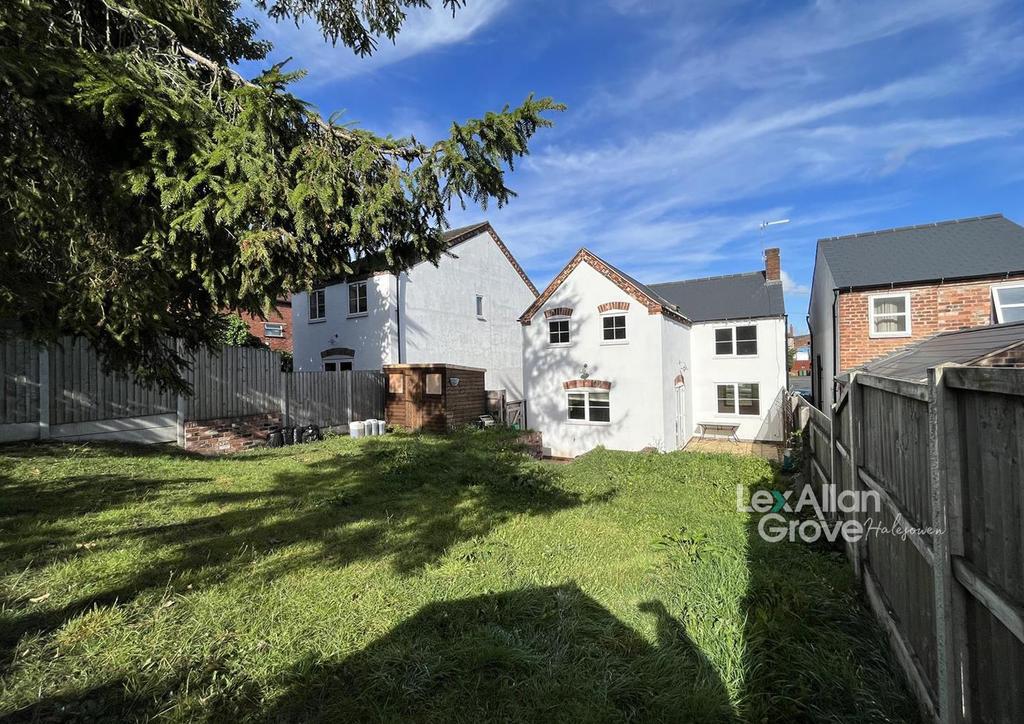 Furlong Lane, Halesowen 3 bed detached house £279,000