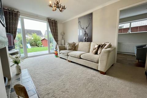 138 Blakedown Road, Halesowen, B63 4QL