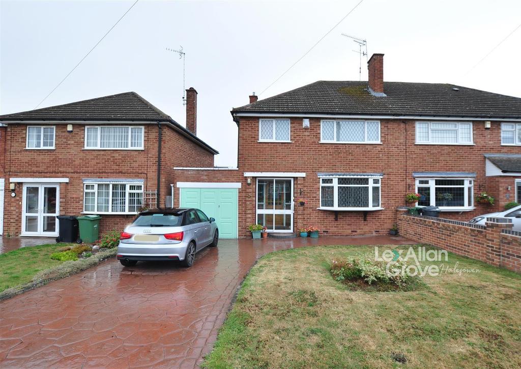 Rosemary Road, Halesowen 3 bed semidetached house for sale £289,500