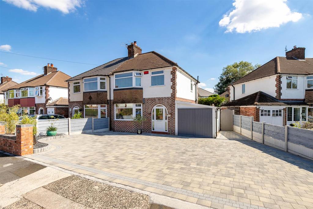 Arcadia Avenue, Sale 3 bed semidetached house £425,000