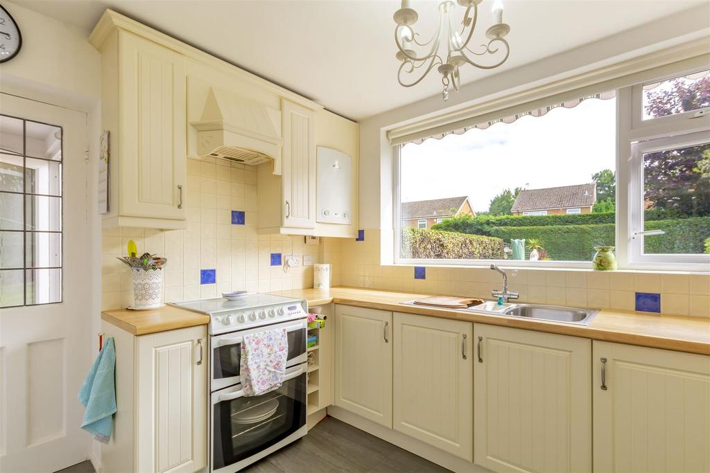 Kitchen (5)-HDR copy.jpg