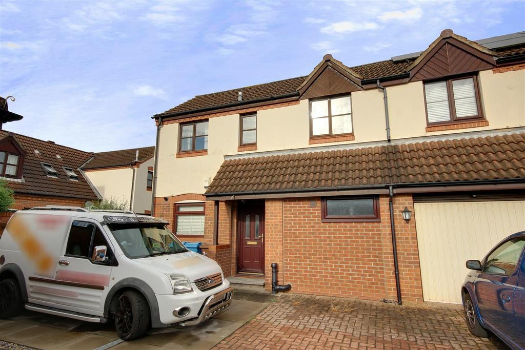 Marine Wharf, Hull 3 bed semidetached house £169,950
