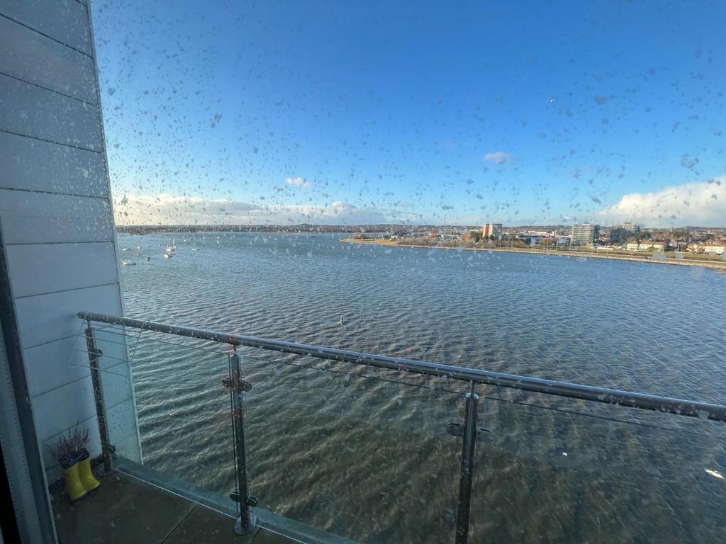 Lifeboat Quay, Poole 1 bed apartment £965 pcm (£223 pw)