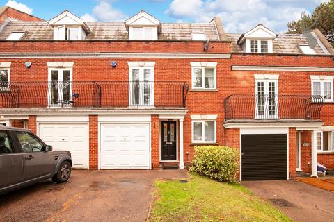 4 bedroom townhouse for sale - Station Road, Epping