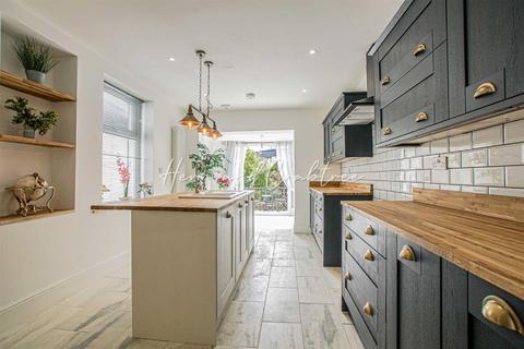 7 Green Street, Cardiff, CF11 6LN