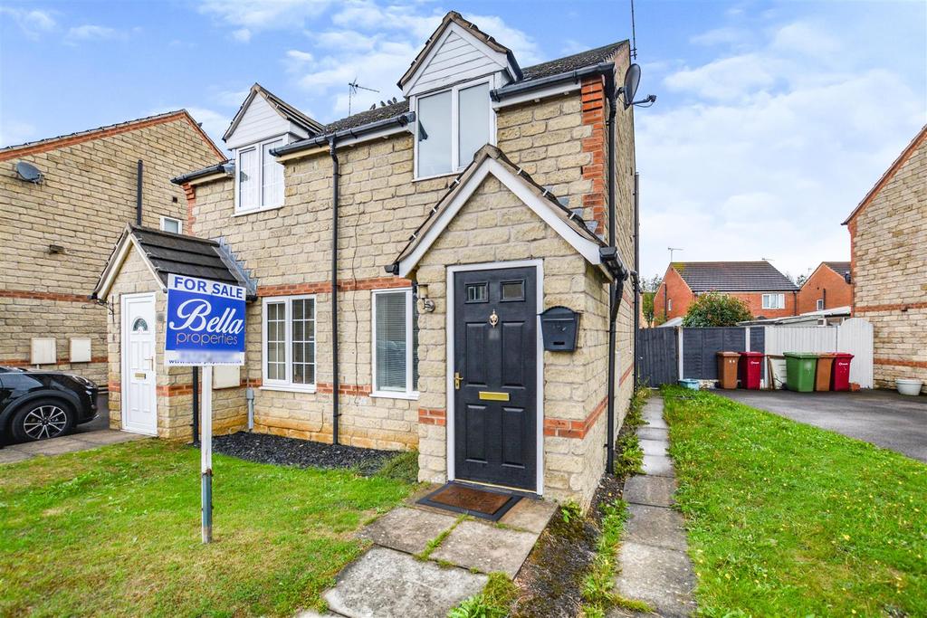Nutwell Court, Scunthorpe 2 bed semidetached house for sale £135,000