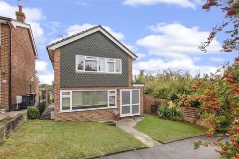18 Lyndhurst Way, Istead Rise, Gravesend, DA13 9EW