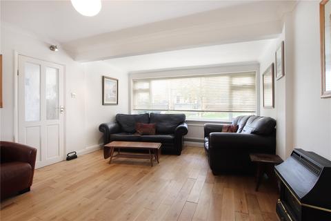 18 Lyndhurst Way, Istead Rise, Gravesend, DA13 9EW
