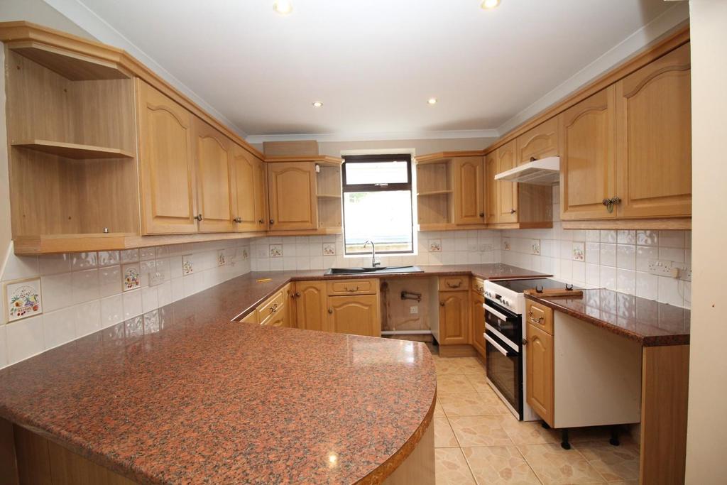 Beechen Drive, Bristol 3 bed house £340,000