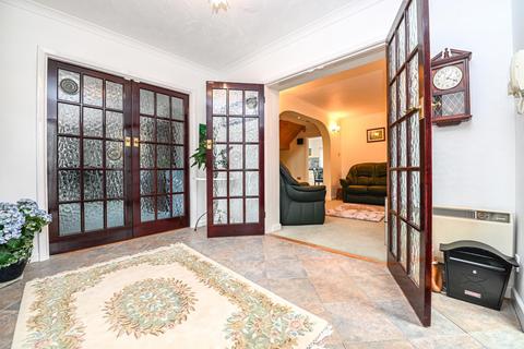 6 bedroom detached house for sale, - WITH SELF CONTAINED ANNEX - Ashey, Ryde