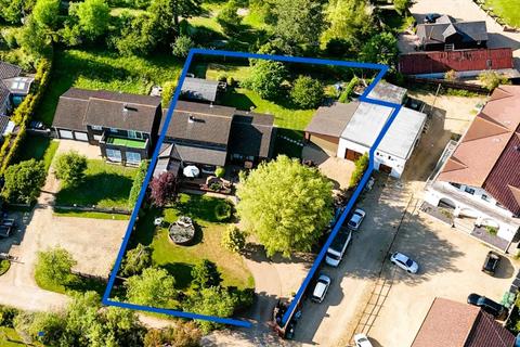 6 bedroom detached house for sale, - WITH SELF CONTAINED ANNEX - Ashey, Ryde