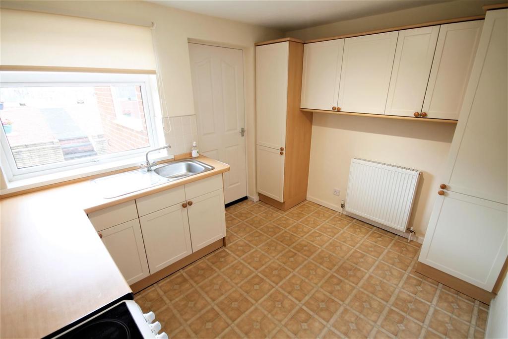 Barnard Close, Newton Hall, Durham 2 bed semidetached bungalow £725