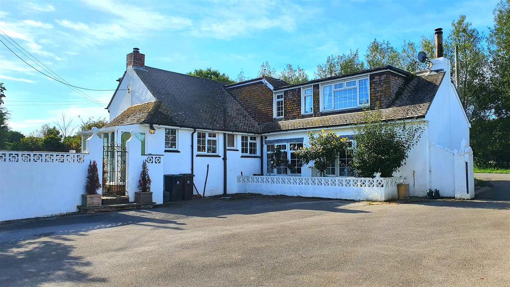 Knights In The Bottom, Chickerell, Weymouth 3 bed detached house for