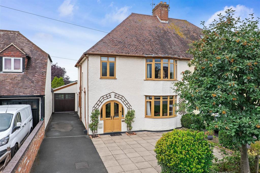 Cheltenham Road, Evesham 3 bed semidetached house £375,000