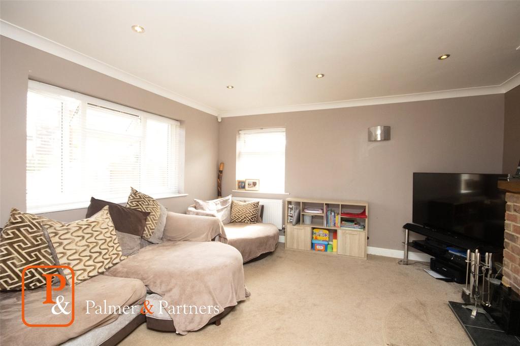 Hazelton Road, Colchester, Essex, CO4 2 bed bungalow £325,000