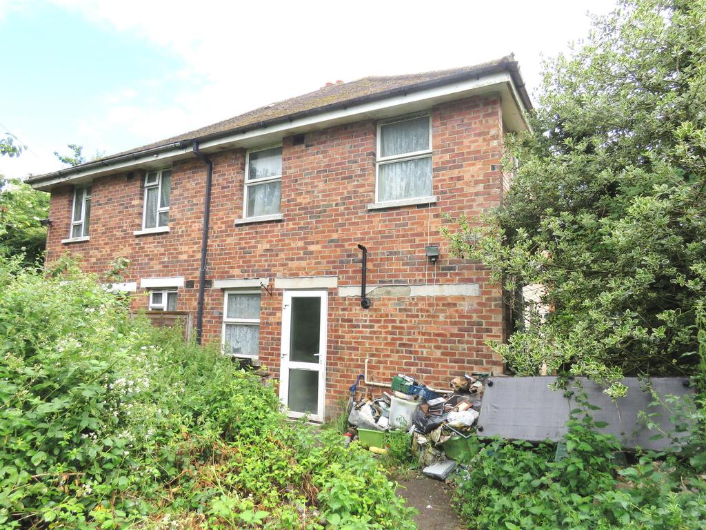 Burley Road, Bransgore, Christchurch... 3 bed semidetached house £