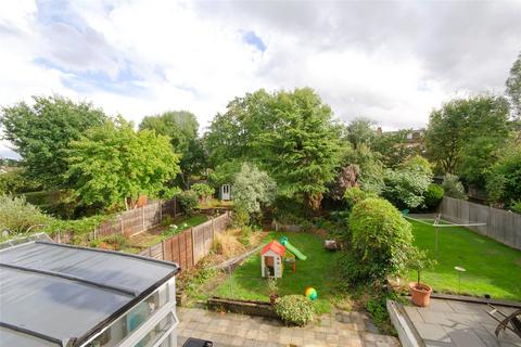 82 Wilton Road, London, N10 1LT