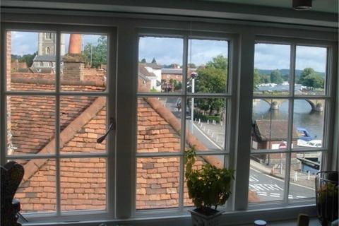 Flat F, Baltic Court Thameside, Henley-on-thames, RG9 1BQ