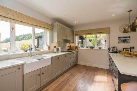 1 Varnells Terrace, Hambleden, Henley-on-thames, RG9 6SA