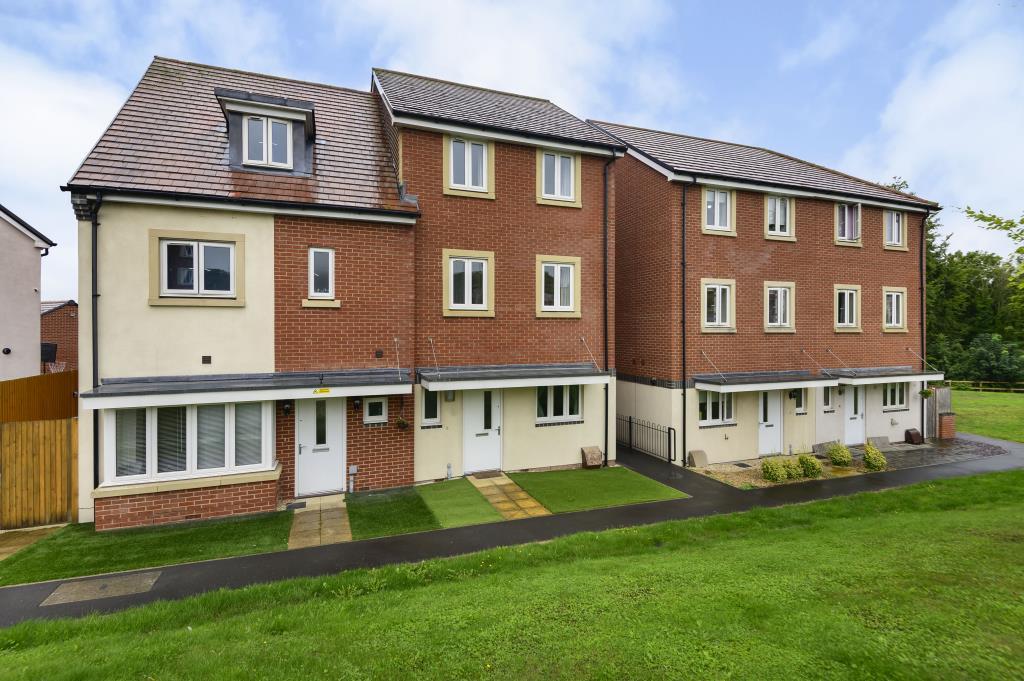 Marnel Park, Basingstoke, RG24 5 bed townhouse £1,750 pcm (£404 pw)