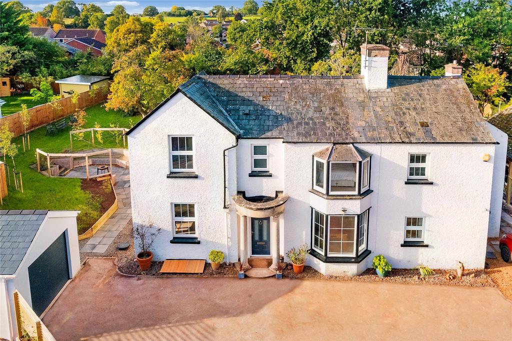 Firs Road, RossonWye, Herefordshire, HR9 6 bed detached house £800,000