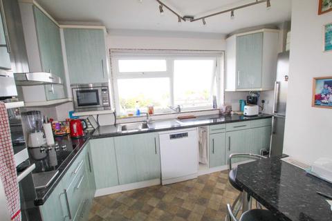 3 bedroom penthouse for sale - Compton Place Road, Eastbourne, BN21 1DY
