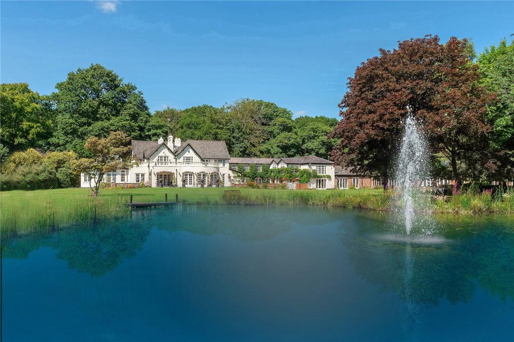 Seven Sisters Lane, Toft, Near Knutsford, Cheshire, WA16 5 bed detached