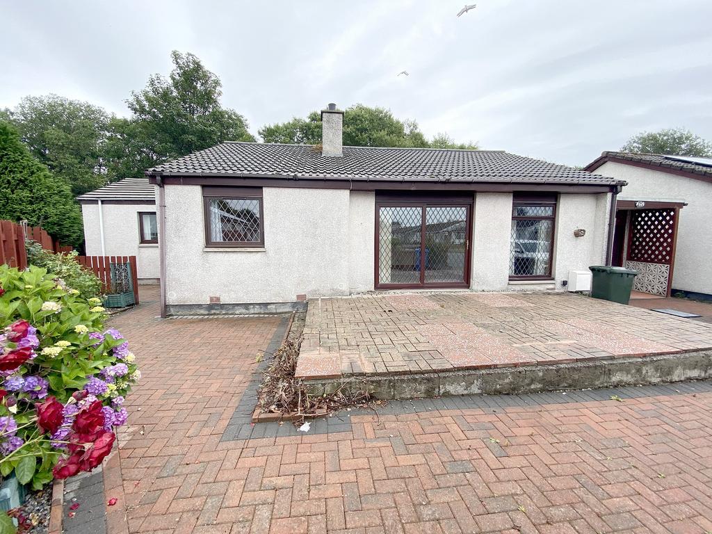 24 Birchwood, INVERGORDON, IV18 0BE 5 bed detached bungalow for sale