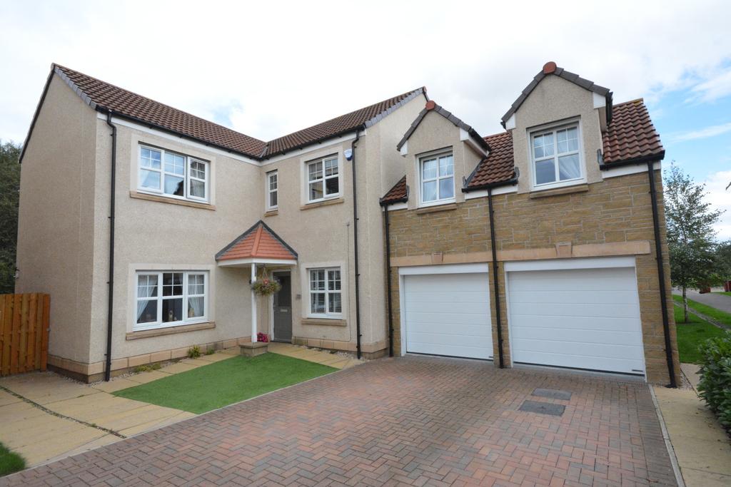 Bramble Avenue, Larbert, Stirlingshire, FK5 4ZL 5 bed detached house