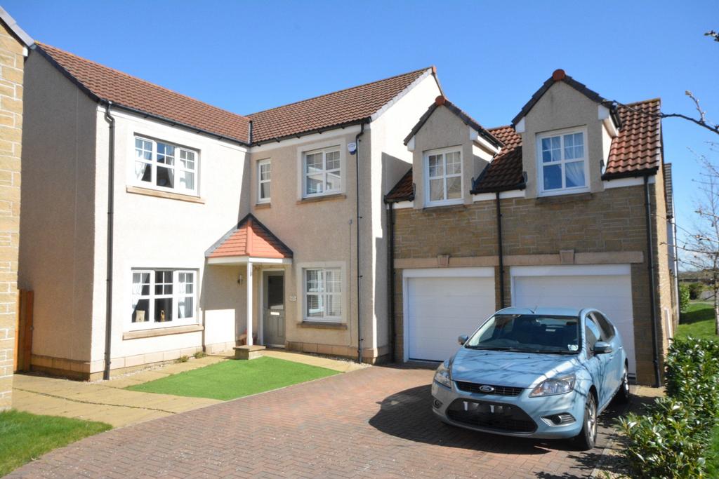 Bramble Avenue, Larbert, Stirlingshire, FK5 4ZL 5 bed detached house