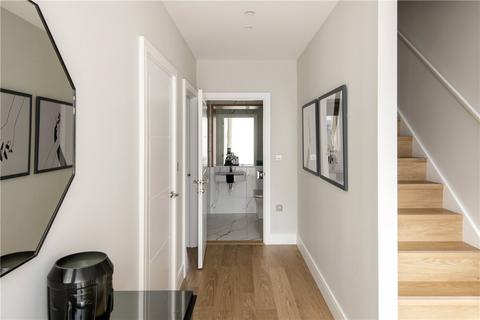 3 bedroom maisonette to rent, Greyhound Parade, Wimbledon Grounds, London, SW17
