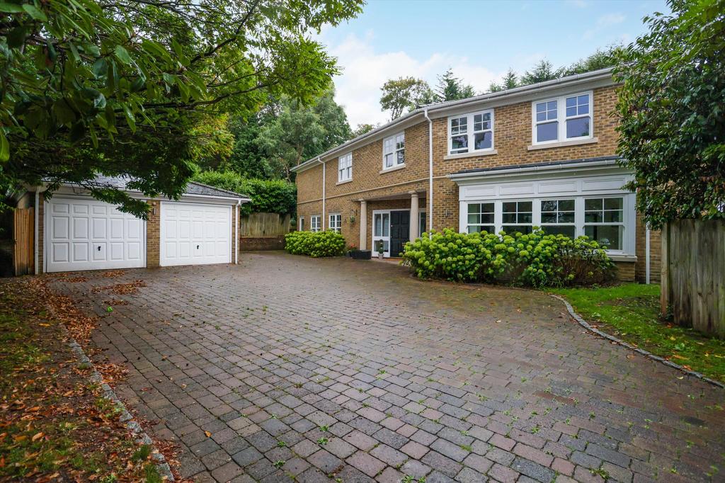 Ruxley Crescent, Claygate, Esher, Surrey, KT10 5 bed detached house £