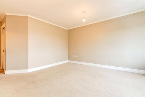 2 bedroom apartment for sale - Farnburn Avenue, Slough, Berkshire, SL1