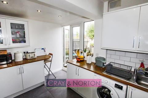 2 bedroom terraced house to rent, Ritchie Road, Croydon, CR0