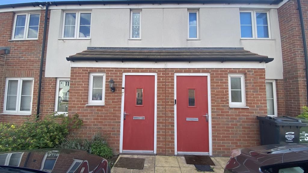 Jennings Close, Dartford DA1 2 bed terraced house £1,400 pcm (£323 pw)