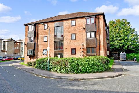 16 Rushdon Close, Romford, RM1 2RE